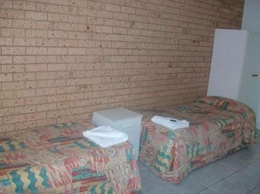 Yamba Motor Inn - Accommodation 4U 1