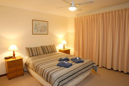Black Dolphin Seaside Cottage - Accommodation 4U 1