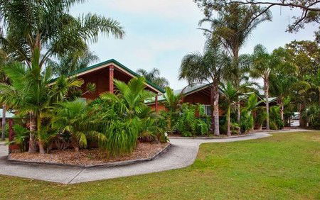 Blue Dolphin Resort & Holiday Park - Accommodation 4U 1