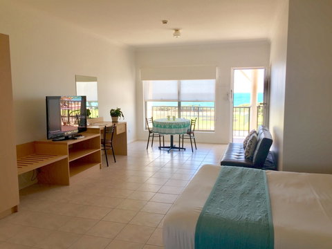 COAST Motel And Apartments - Accommodation 4U 6