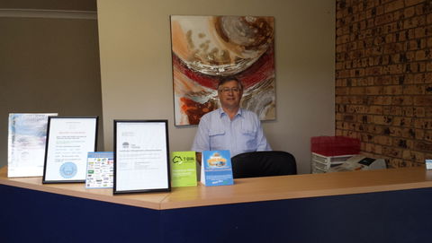 AA Hilldrop Motor Inn - Accommodation 4U 2