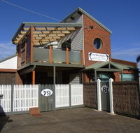 Black Dolphin Townhouse and Apartment - Accommodation 4U