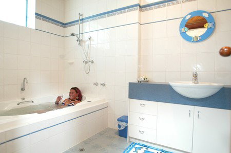 Black Dolphin Townhouse And Apartment - Accommodation 4U 4