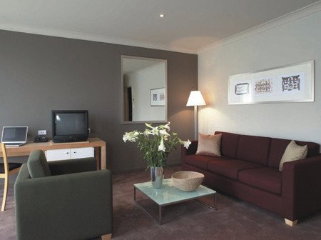 Medina Classic Chippendale - Accommodation 4U 3