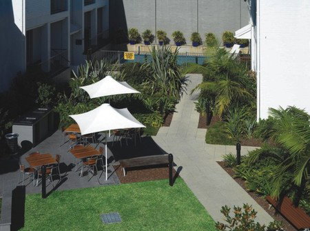 Medina Classic Chippendale - Accommodation 4U 4