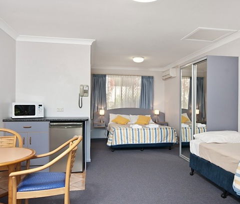 Dolphins Motel - Accommodation 4U 4