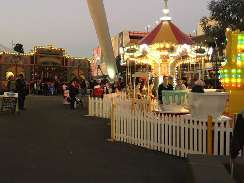 Wonderland Under The Melbourne Star - Accommodation 4U 3