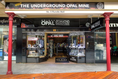 Unique Opal And Diamond Mine  - The Underground Opal Mine - Accommodation 4U 2