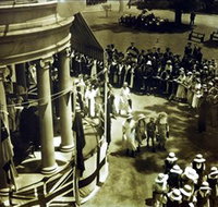 UQ Fryer Library - Accommodation 4U