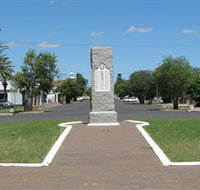 War Memorial and Heroes Avenue - Accommodation 4U