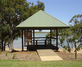 Canoe Point Beach And Parklands - Accommodation 4U 2