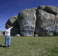 Thunderbolts Rock - Accommodation 4U