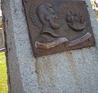 Thunderbolt's Statue and Constable Walker Memorial - Accommodation 4U