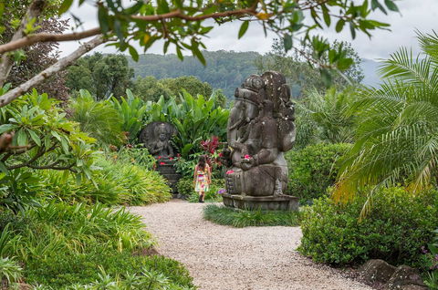 Crystal Castle & Shambhala Gardens - Accommodation 4U 4
