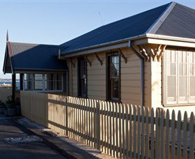 East Coast Lounge - Accommodation 4U 2