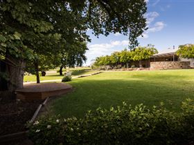 Howard Vineyard - Accommodation 4U 2