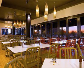 Curve Cafe + Bar - Accommodation 4U 2