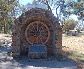 Jindera Pioneer Cairn - Accommodation 4U 0