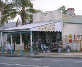 Lady Gails Bookshop And Curios - Accommodation 4U 0