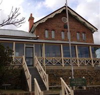 Historic Buildings Walking Tour - Accommodation 4U