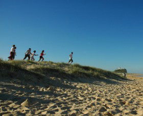 Newcastle Beach - Accommodation 4U 0