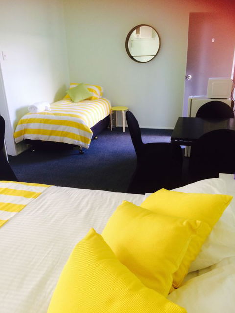 Town House Motor Inn - Accommodation 4U 3