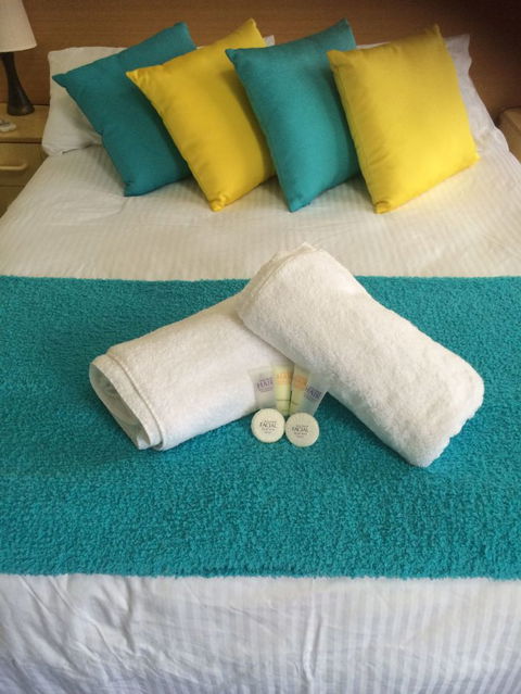 Town House Motor Inn - Accommodation 4U 5
