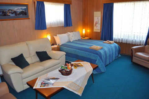 Sages Haus Bed And Breakfast - Accommodation 4U 2