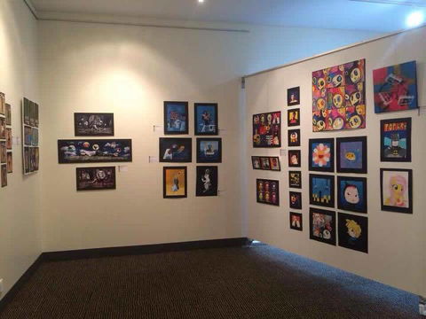 Glen Innes Art Gallery Inc - Accommodation 4U 3