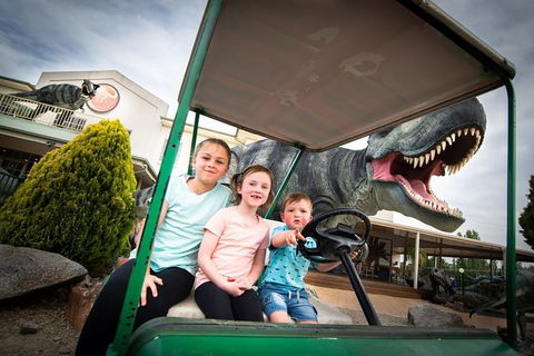 National Dinosaur Museum Family Ticket - Accommodation 4U 1