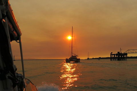 Darwin Sunset Cruise, Including Fish \'n\' Chips - Accommodation 4U 5