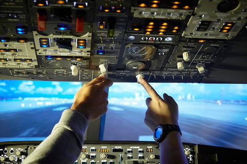 Airliner-737 - 30 Minutes - Flight Simulator Experience - Accommodation 4U 0