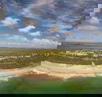 Castaways Beach - Accommodation 4U
