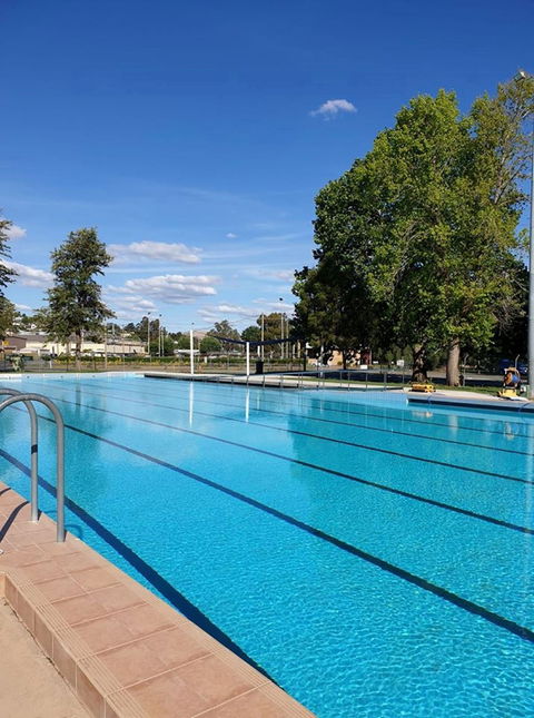 Gundagai Memorial Swimming Pool - Accommodation 4U 1