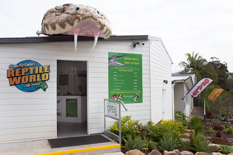 Steve McEwan's Reptile World - Accommodation 4U 0