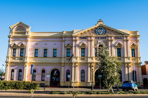 Kalgoorlie Town Hall - Accommodation 4U 0