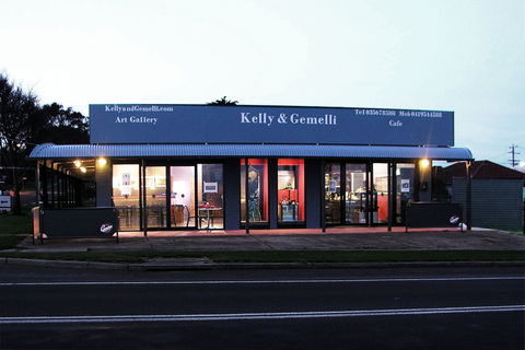 Kelly & Gemelli - Art And Design - Accommodation 4U 0
