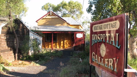 Lightning Ridge Heritage Cottage - Accommodation 4U 0