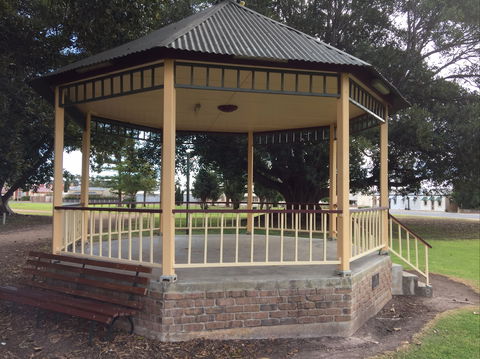 Queen Square, Moonta - Accommodation 4U 2
