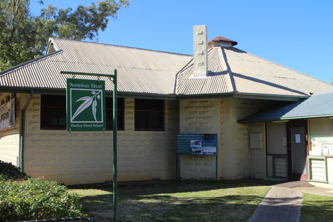 Hartley Street School - Accommodation 4U 0