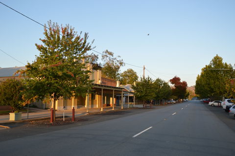 Adelong - Accommodation 4U 0