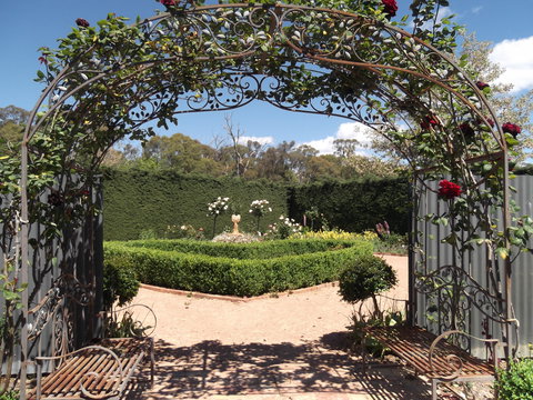 High Country Maze - Accommodation 4U 2