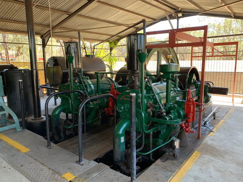 Historical Crossley Engine - Accommodation 4U 0