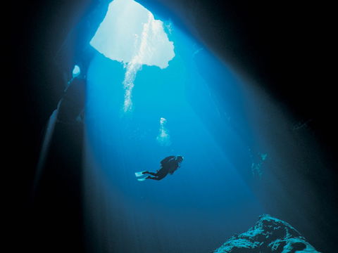 Kilsby Sinkhole - Accommodation 4U 1