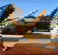 Loxton Tree sculptures - Accommodation 4U
