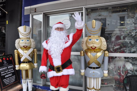 Mrs Claus And Santa - Accommodation 4U 0