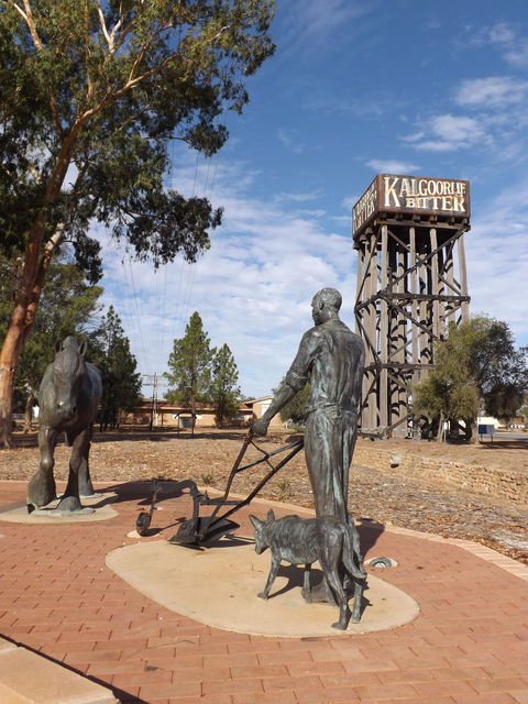 Merredin Railway Water Tower - Accommodation 4U 0