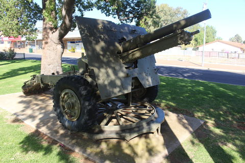 War Gun Trophy - Accommodation 4U 0