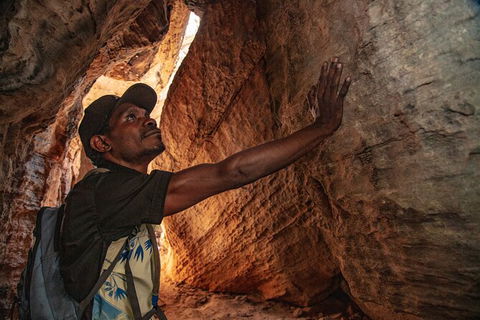 Arnhem Land Injalak Hill Full-Day Tour From Darwin - Accommodation 4U 12