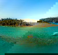 Airlie Beach Glass Bottom Boat Tour - Accommodation 4U